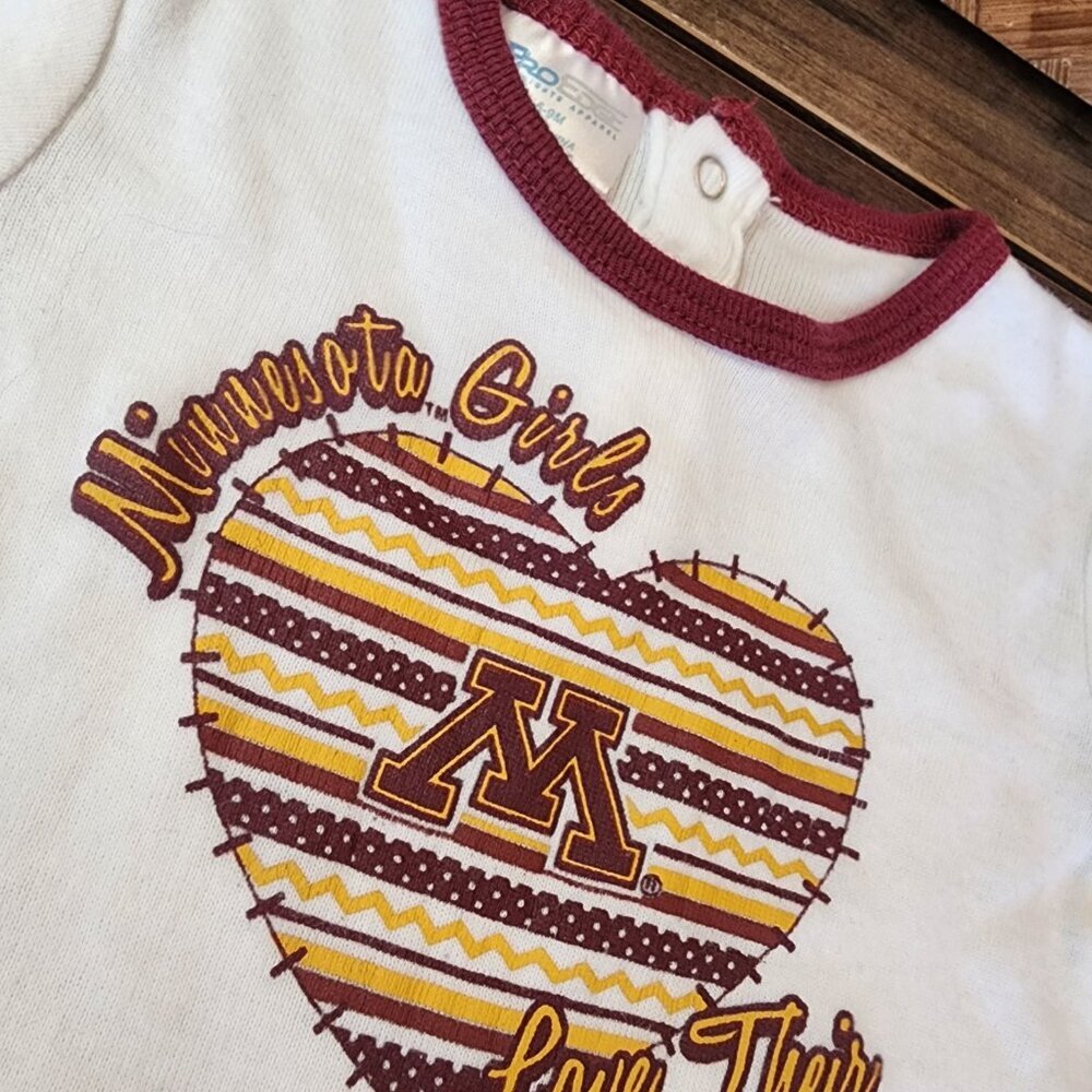 Minnesota Girls Love Their Golden Gophers Baby Bodysuit Size 6-9 Months NCAA - Picture 4 of 11